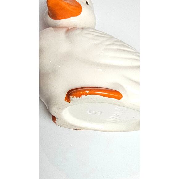 Vintage 80s Baby Duckling Ceramic Figurine White Duck Planter Vase Cotton Swabs - Picture 4 of 5